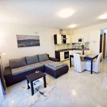 Apartmani Fortuna Zlarin Eksteriør billede