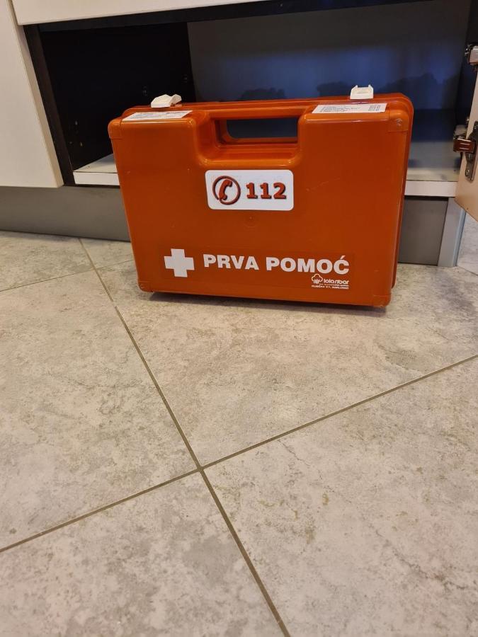Apartmani Fortuna Zlarin Eksteriør billede
